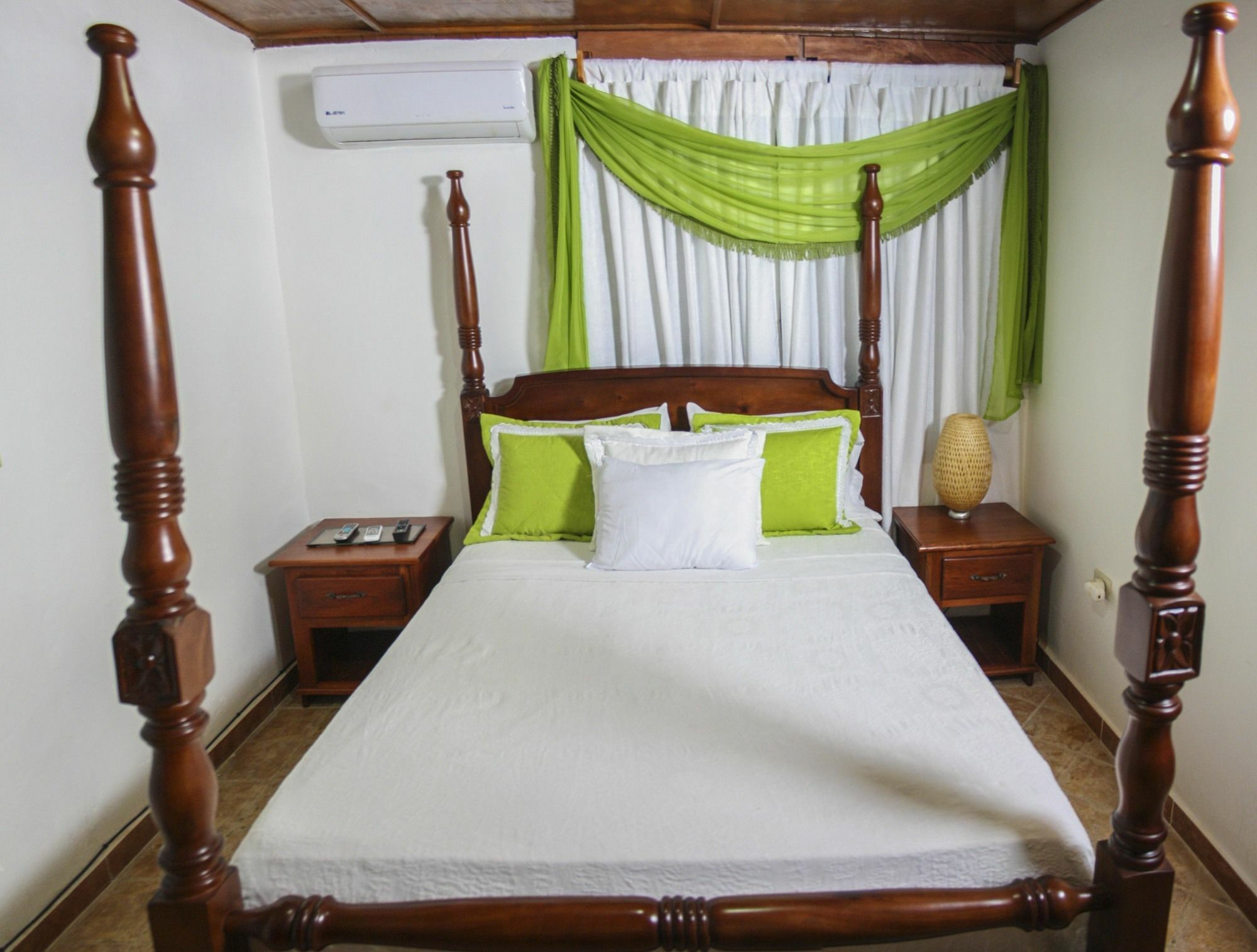 Hotel Sea Breeze Paraiso  Exterior photo