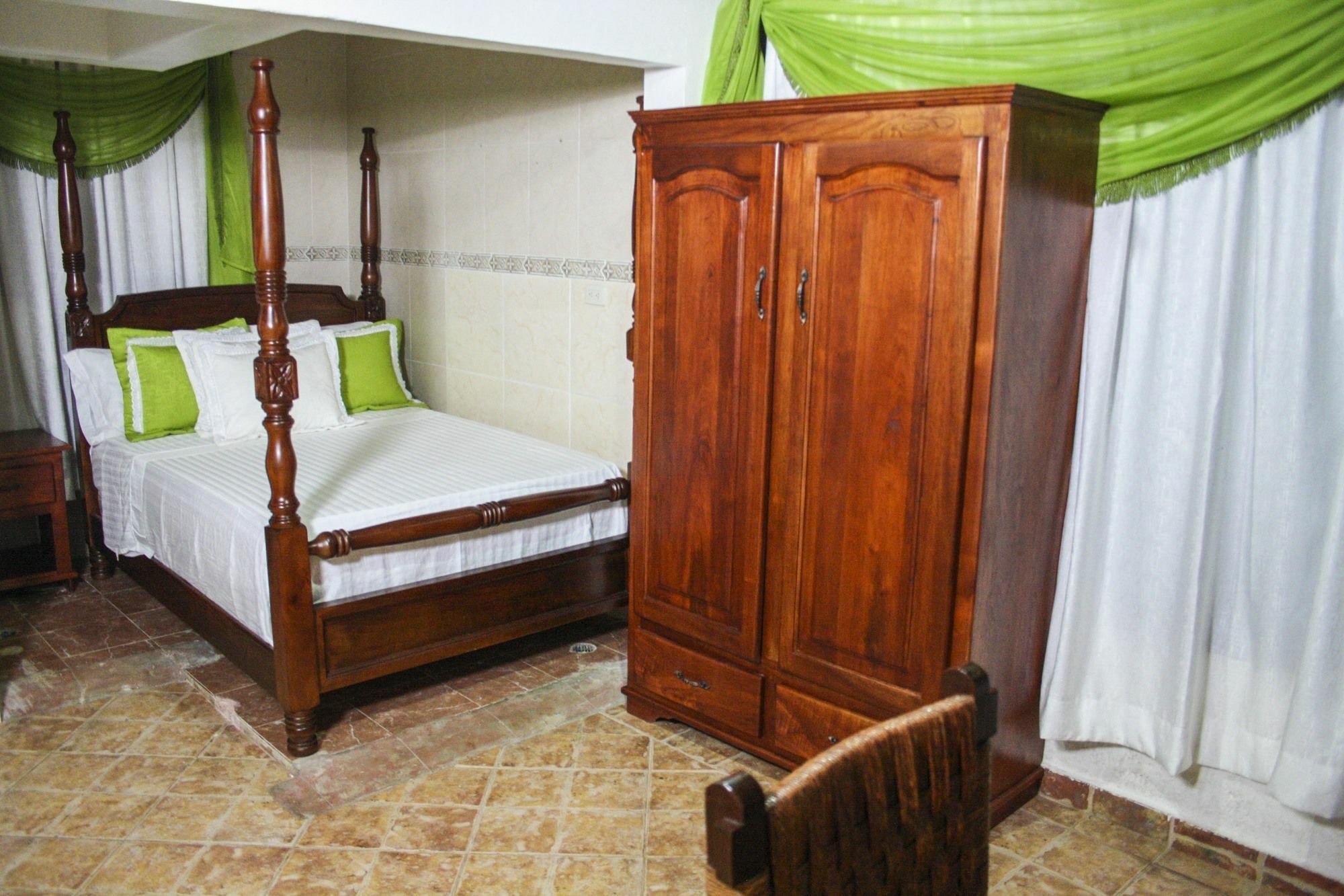 Hotel Sea Breeze Paraiso  Exterior photo
